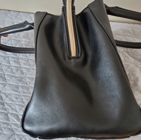 Betsey Johnson black tote with donut shape metal closure - Picture 7 of 15